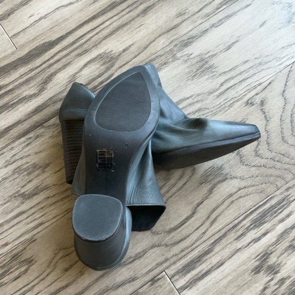 Bueno soft genuine leather ankle shoes size 38, US7.5 - Picture 8 of 14